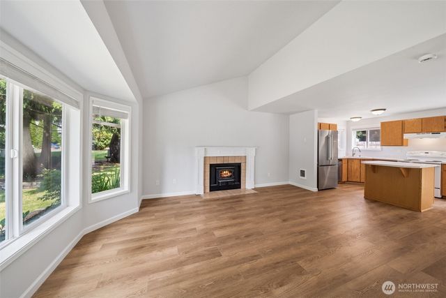 5823 5825 186th Avenue Ct E, Lake Tapps, WA 98391