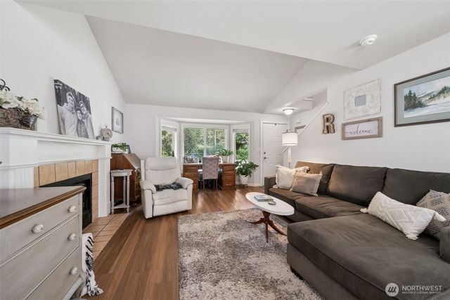 5823 5825 186th Avenue Ct E, Lake Tapps, WA 98391