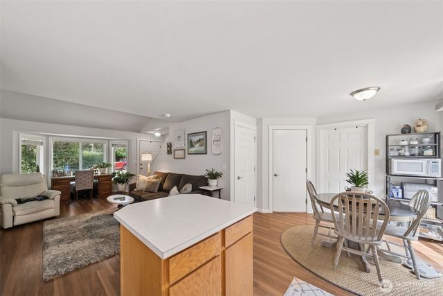 5823 5825 186th Avenue Ct E, Lake Tapps, WA 98391
