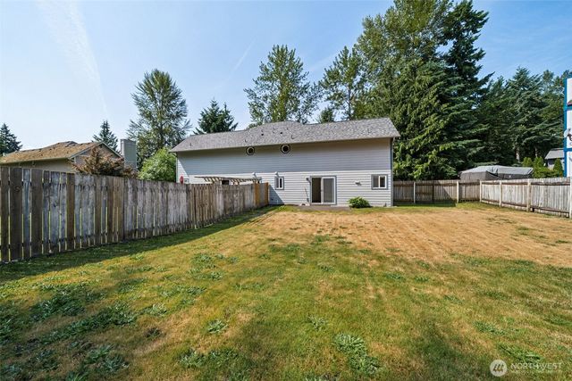 5823 5825 186th Avenue Ct E, Lake Tapps, WA 98391