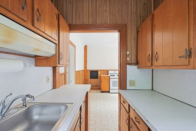 32 Stone Ave, Somerville, MA 02143