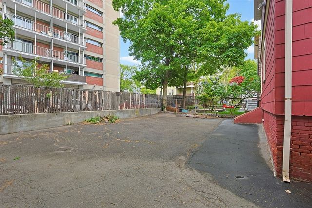 32 Stone Ave, Somerville, MA 02143