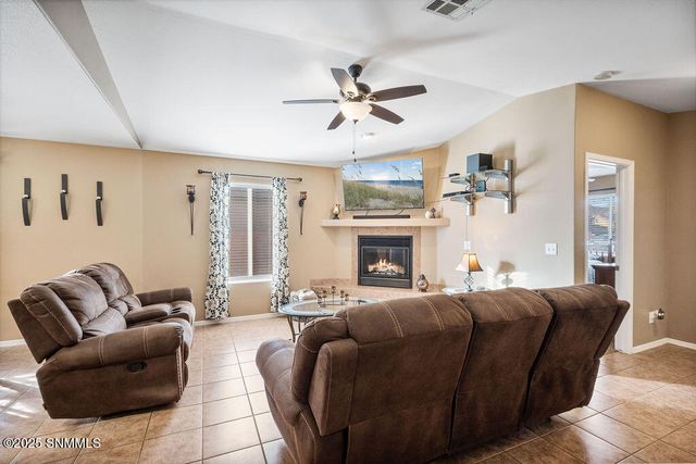 2921 San Miguel Court, Las Cruces, NM 88007