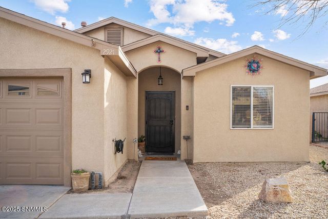 2921 San Miguel Court, Las Cruces, NM 88007