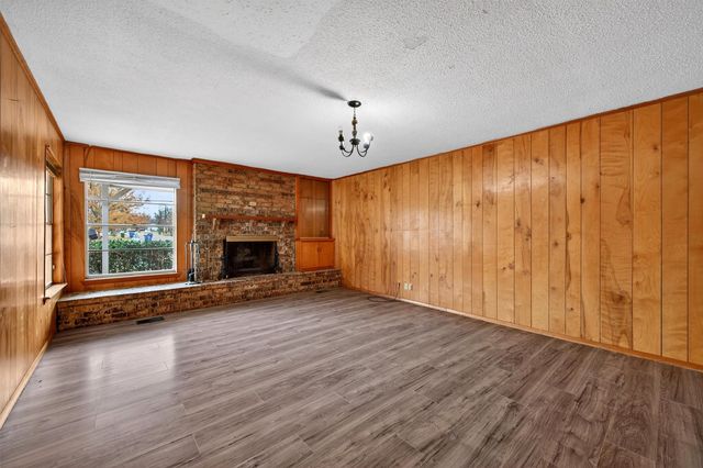 800 Carver Street, Whitesboro, TX 76273