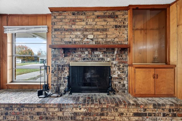 800 Carver Street, Whitesboro, TX 76273