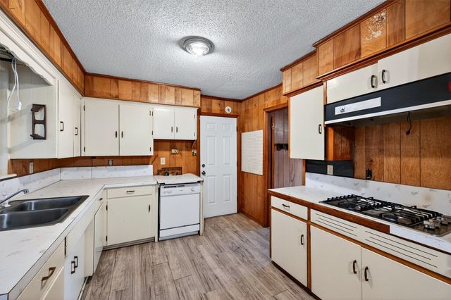 800 Carver Street, Whitesboro, TX 76273