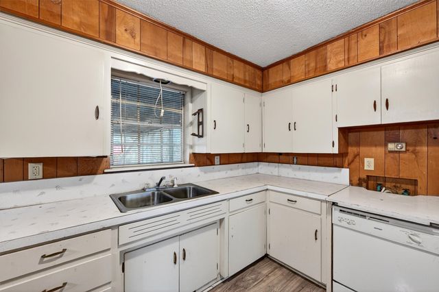 800 Carver Street, Whitesboro, TX 76273