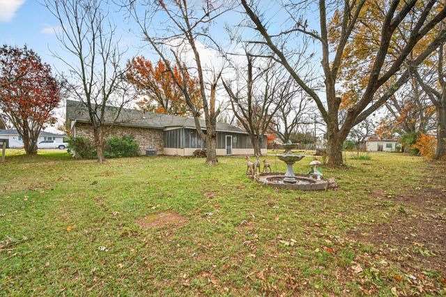 800 Carver Street, Whitesboro, TX 76273