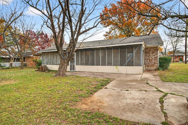 800 Carver Street, Whitesboro, TX 76273