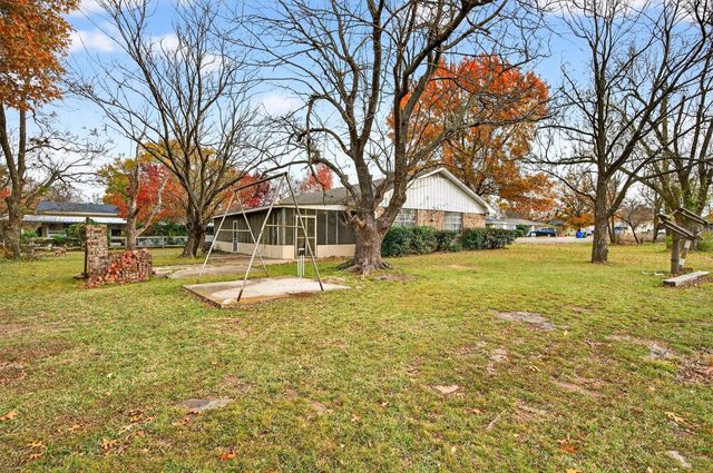 800 Carver Street, Whitesboro, TX 76273