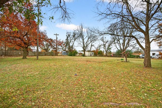 800 Carver Street, Whitesboro, TX 76273