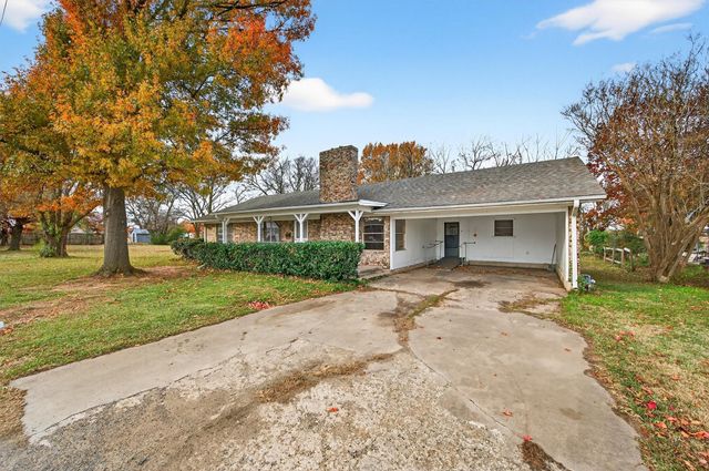 800 Carver Street, Whitesboro, TX 76273