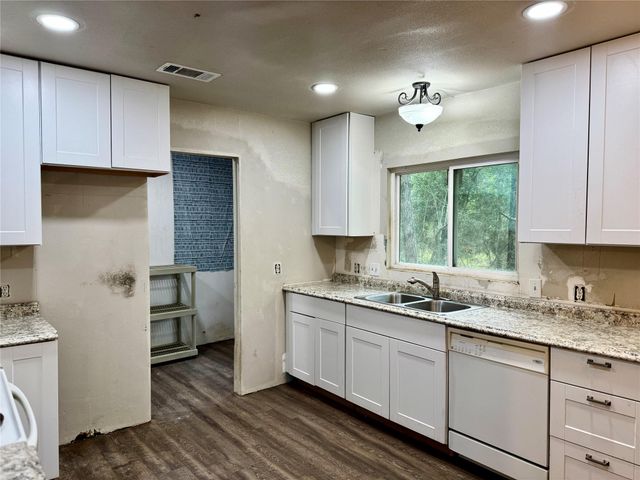 1380 Cardinal Lane, Trinity, TX 75862