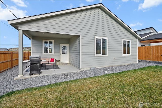 627 NE 3rd Avenue, Soap Lake, WA 98851