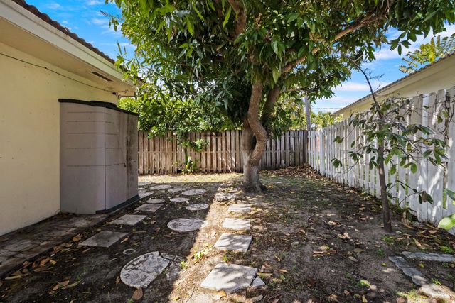 2129 NE 60th Street, Fort Lauderdale, FL 33308