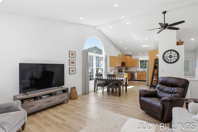 437 Amity Street, Douglas, MI 49406