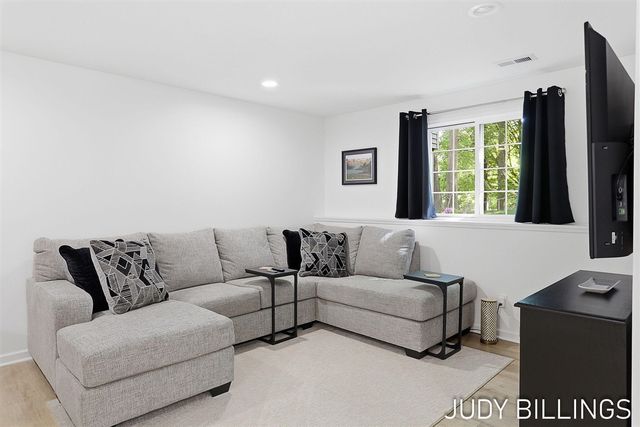 437 Amity Street, Douglas, MI 49406