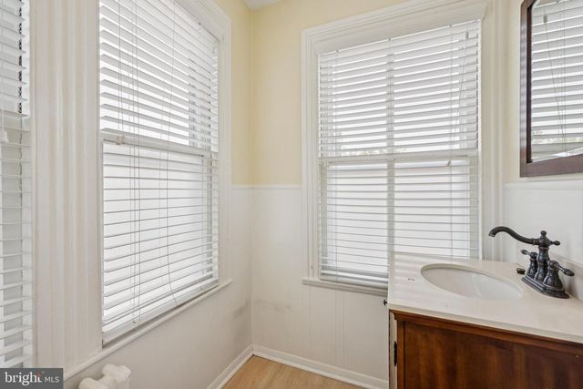 210 W MAIN ST, Moorestown, NJ 08057