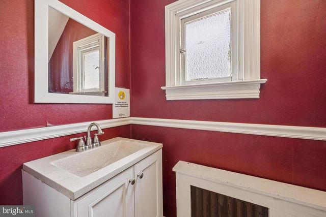 210 W MAIN ST, Moorestown, NJ 08057