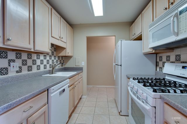 840 Wellington Avenue 318, Elk Grove Village, IL 60007