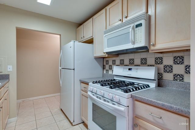 840 Wellington Avenue 318, Elk Grove Village, IL 60007