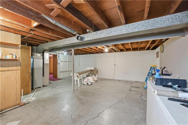 311 NE Arlington Circle, Lee's Summit, MO 64063