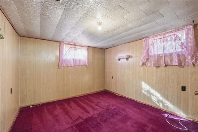 311 NE Arlington Circle, Lee's Summit, MO 64063