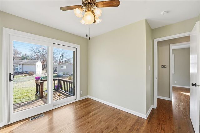 311 NE Arlington Circle, Lee's Summit, MO 64063