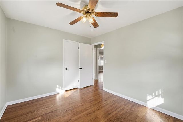 311 NE Arlington Circle, Lee's Summit, MO 64063