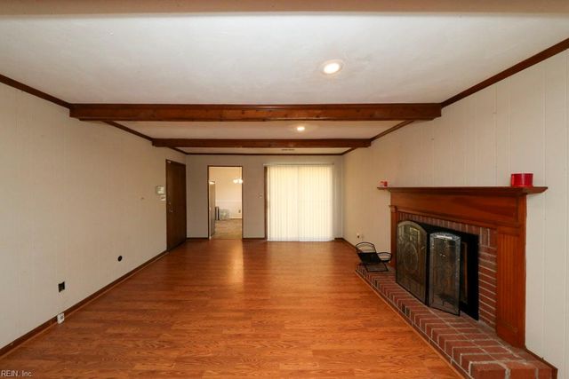 2113 Hollins CT, Chesapeake, VA 23320