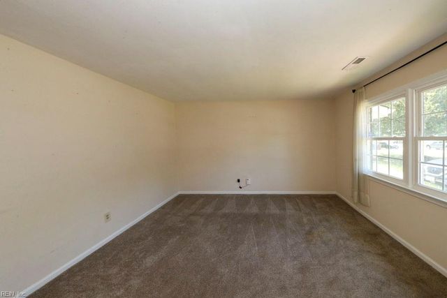 2113 Hollins CT, Chesapeake, VA 23320