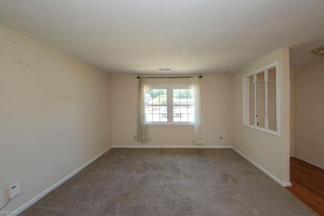 2113 Hollins CT, Chesapeake, VA 23320