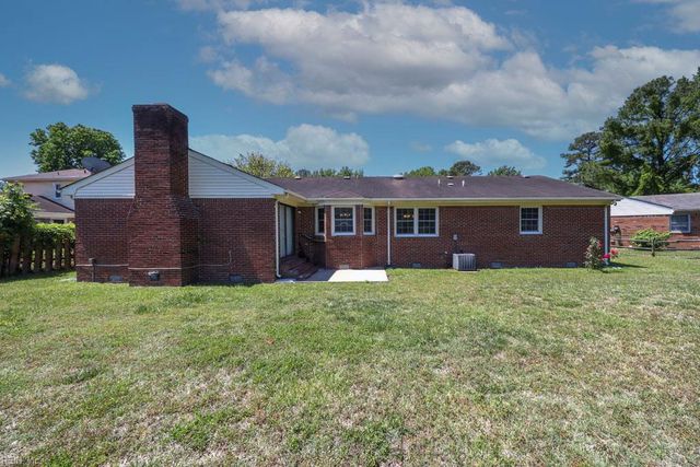 2113 Hollins CT, Chesapeake, VA 23320