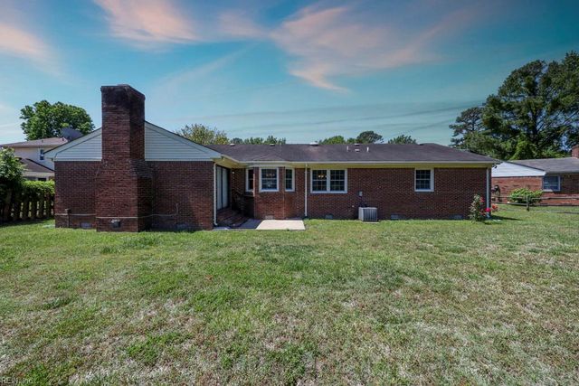 2113 Hollins CT, Chesapeake, VA 23320
