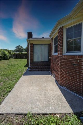 2113 Hollins CT, Chesapeake, VA 23320