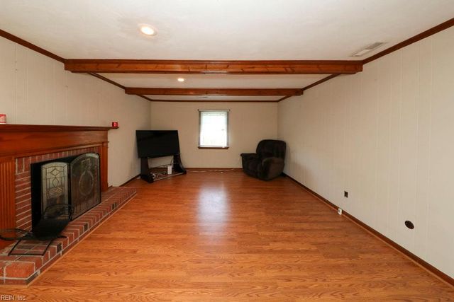 2113 Hollins CT, Chesapeake, VA 23320