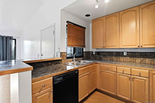 2425 Cranston Dr. 34, Escondido, CA 92025
