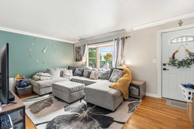 46 Pershing Pl, Woodland Park, NJ 07424