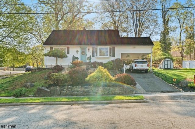 46 Pershing Pl, Woodland Park, NJ 07424