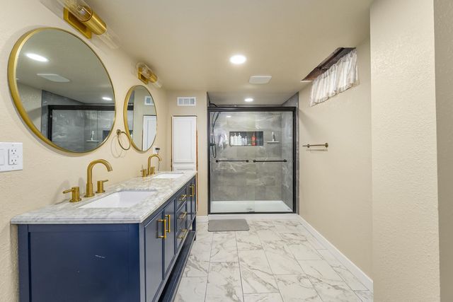 320 Martha Ave, Mulvane, KS 67110