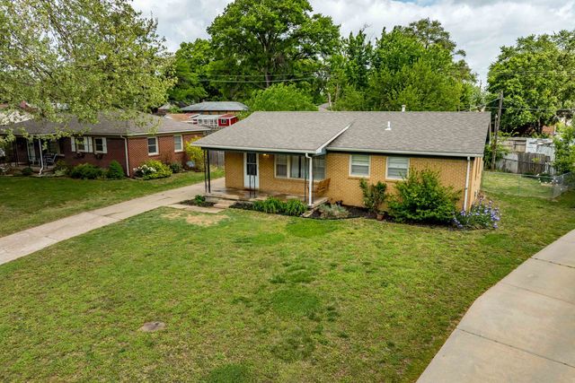 320 Martha Ave, Mulvane, KS 67110
