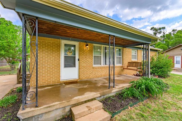 320 Martha Ave, Mulvane, KS 67110
