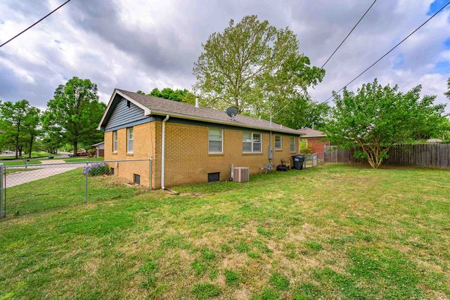 320 Martha Ave, Mulvane, KS 67110