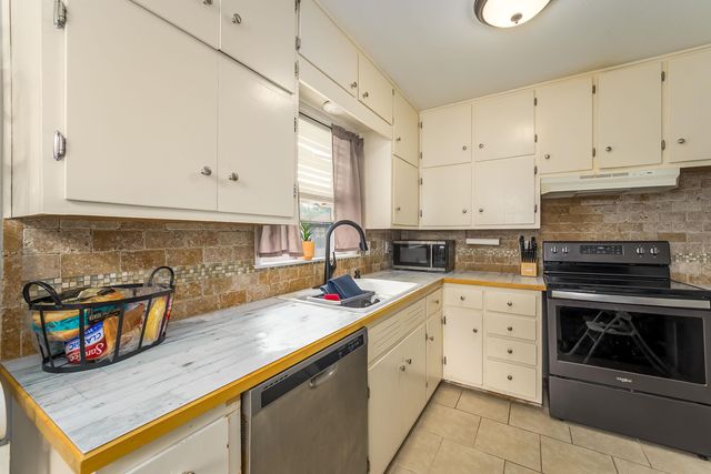 320 Martha Ave, Mulvane, KS 67110