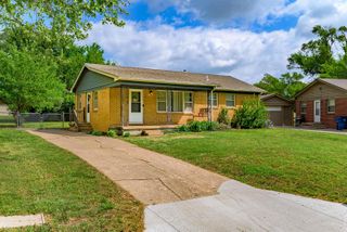 320 Martha Ave, Mulvane, KS 67110