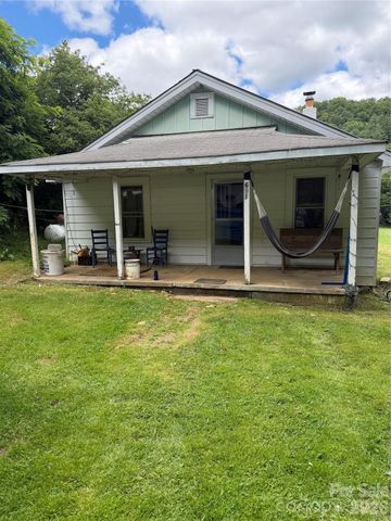 691 Old Balsam Road, Waynesville, NC 28786