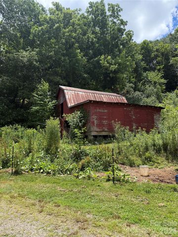 691 Old Balsam Road, Waynesville, NC 28786