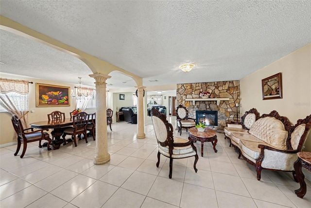 6807 DICKINSON COURT, Tampa, FL 33634