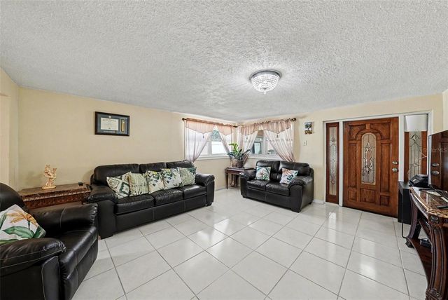 6807 DICKINSON COURT, Tampa, FL 33634